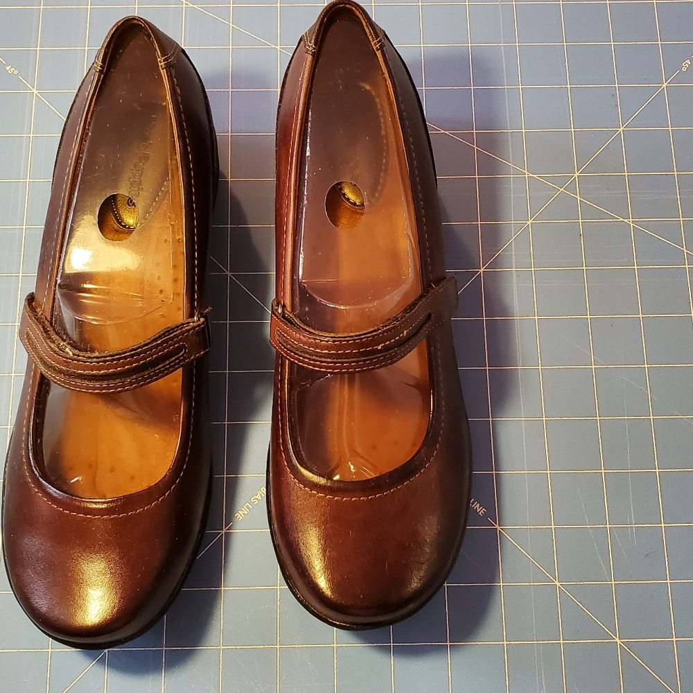 Hush Puppies Epic Mary Jane slip on brown leather shoes NWT 9 M